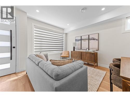 1034 Martin Avenue Unit# 1, Kelowna, BC - Indoor Photo Showing Other Room