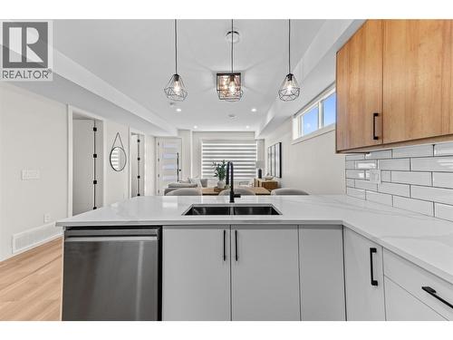 1034 Martin Avenue Unit# 1, Kelowna, BC - Indoor Photo Showing Kitchen With Double Sink