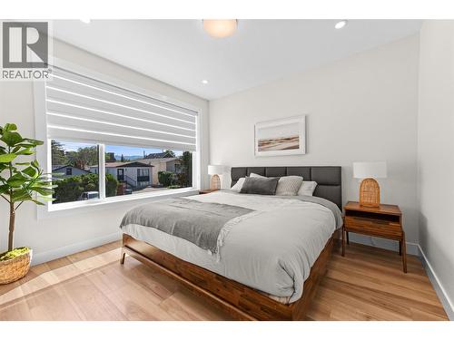 1034 Martin Avenue Unit# 1, Kelowna, BC - Indoor Photo Showing Bedroom