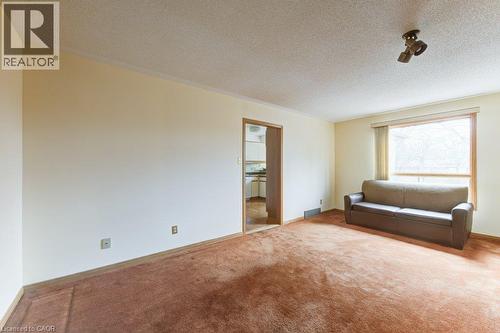 27 Walmer Gardens, London, ON - Indoor Photo Showing Other Room