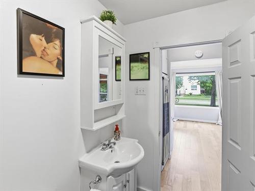 538 Tremblay St, Winnipeg, MB - Indoor Photo Showing Bathroom