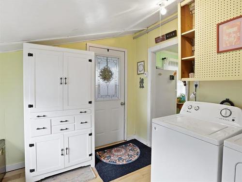 538 Tremblay St, Winnipeg, MB - Indoor Photo Showing Laundry Room
