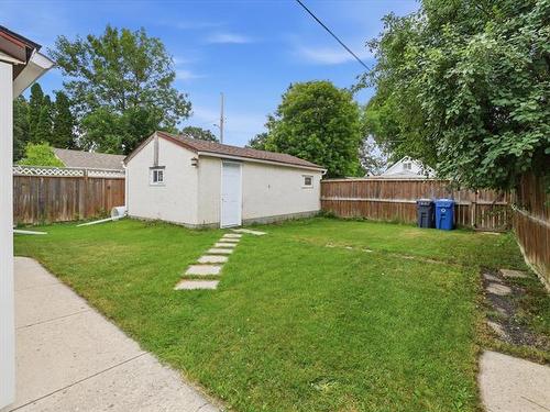 538 Tremblay St, Winnipeg, MB - Outdoor With Backyard