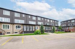 223-325 Park East DR  Winnipeg, MB R3Y 1Z9