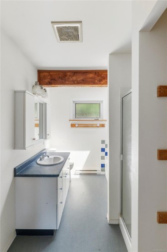148 Oakspring Rd, Salt Spring, BC 