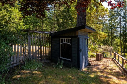 148 Oakspring Rd, Salt Spring, BC 