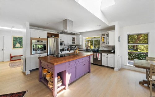 148 Oakspring Rd, Salt Spring, BC 