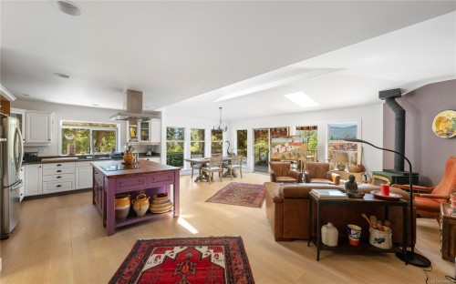 148 Oakspring Rd, Salt Spring, BC 