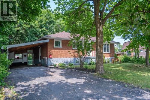 52 Stevens ST  Sault Ste. Marie, ON P6B 3N7