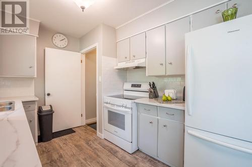 52 Stevens St, Sault Ste. Marie, ON - Indoor Photo Showing Kitchen