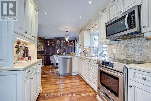 6 Caravan Drive, Toronto, ON - Indoor Photo Showing Kitchen With Upgraded Kitchen