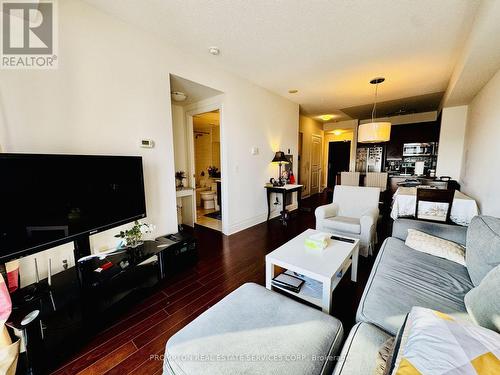 503 - 111 Upper Duke Crescent, Markham, ON - Indoor Photo Showing Living Room