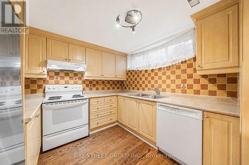 32 Alanadale Avenue, Markham, ON - Indoor Photo Showing Kitchen With Double Sink