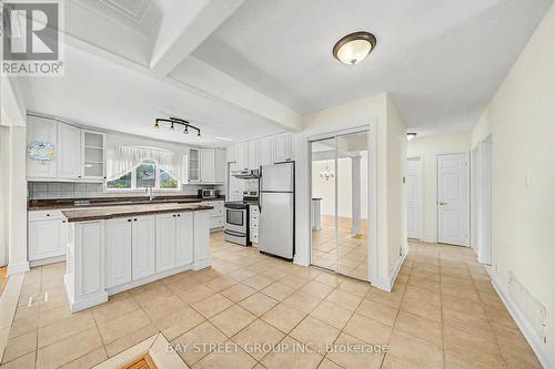 32 Alanadale Avenue, Markham, ON - Indoor Photo Showing Kitchen