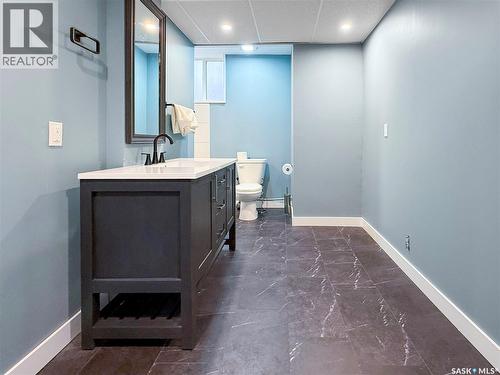 161 5Th Avenue Ne, Swift Current, SK - Indoor Photo Showing Bathroom