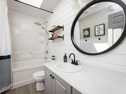 141 Hemlock Drive, Elmsdale, NS - Indoor Photo Showing Bathroom