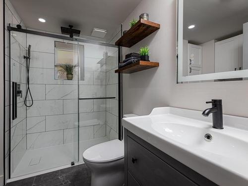 141 Hemlock Drive, Elmsdale, NS - Indoor Photo Showing Bathroom