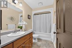 Main bathroom - 