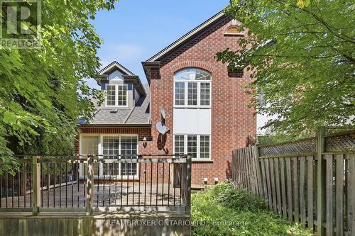 91 Lynch Circle E, Guelph, ON - Outdoor