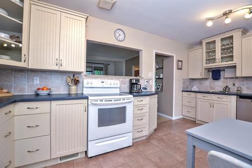 52 Vanscoy Rd, Winnipeg, MB - Indoor Photo Showing Kitchen