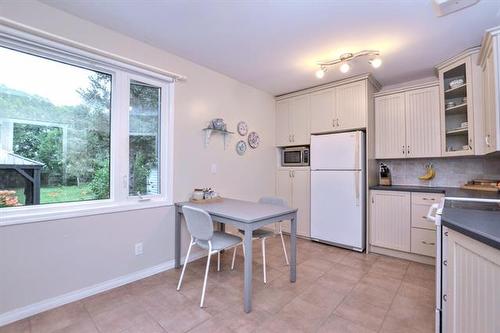 52 Vanscoy Rd, Winnipeg, MB - Indoor Photo Showing Kitchen