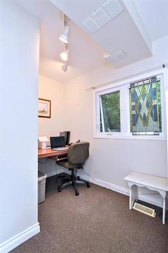 52 Vanscoy Rd, Winnipeg, MB - Indoor