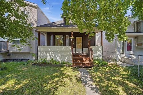 416 Roseberry ST  Winnipeg, MB R3J 1T5