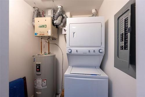 301-247 River Ave, Winnipeg, MB - Indoor Photo Showing Laundry Room