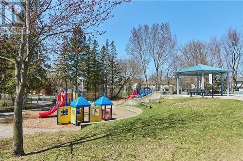 42 College Circle, Ottawa, ON - Outdoor