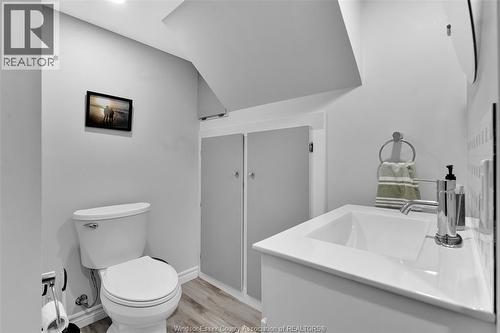 289 Ford Boulevard, Windsor, ON - Indoor Photo Showing Bathroom