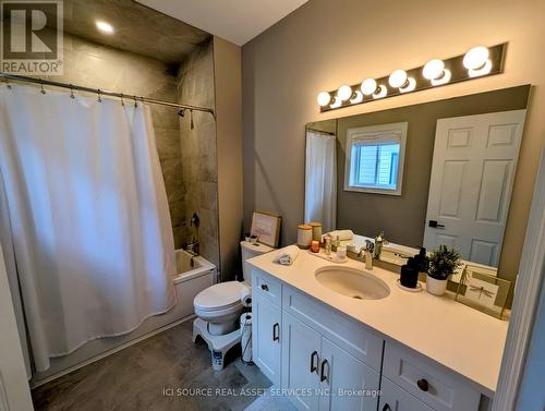 183 Ambrous Crescent, Guelph, ON - Indoor Photo Showing Bathroom