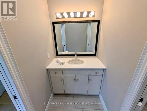 183 Ambrous Crescent, Guelph, ON - Indoor Photo Showing Bathroom