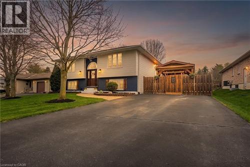 22 LORRAINE Avenue  Tillsonburg, ON N4G 4V3