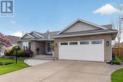 381 ALBANY STREET Fort Erie (Lakeshore), ON L2A 6G3