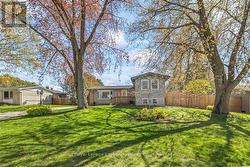 27 INVERLYN CRESCENT S Kincardine, ON N2Z 1L3