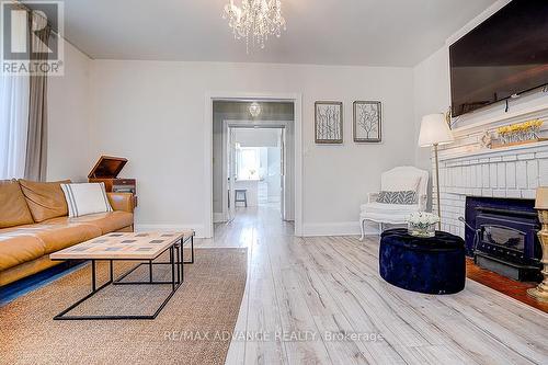 33 Castlefield Avenue, Toronto, ON - Indoor Photo Showing Living Room With Fireplace