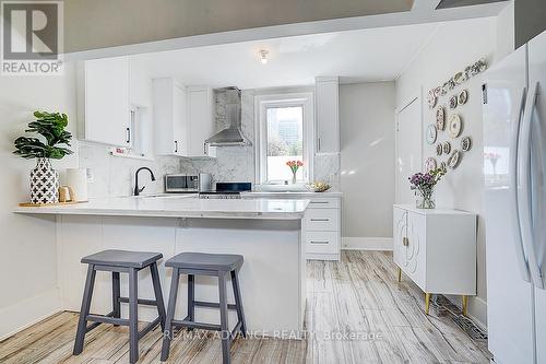 33 Castlefield Avenue, Toronto, ON - Indoor Photo Showing Kitchen