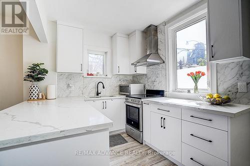 33 Castlefield Avenue, Toronto, ON - Indoor Photo Showing Kitchen