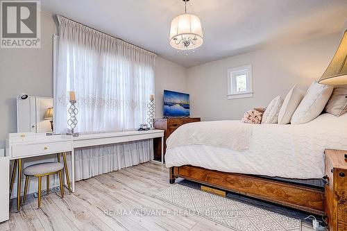 33 Castlefield Avenue, Toronto, ON - Indoor Photo Showing Bedroom