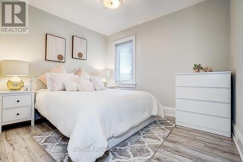 33 Castlefield Avenue, Toronto, ON - Indoor Photo Showing Bedroom