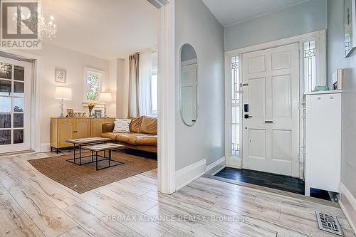 33 Castlefield Avenue, Toronto, ON - Indoor
