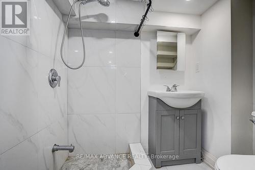 33 Castlefield Avenue, Toronto, ON - Indoor Photo Showing Bathroom
