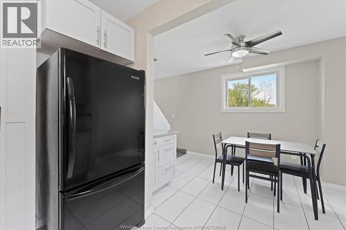 8020 Molnar, Windsor, ON - Indoor Photo Showing Dining Room