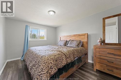 8020 Molnar, Windsor, ON - Indoor Photo Showing Bedroom