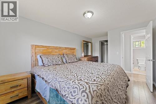 8020 Molnar, Windsor, ON - Indoor Photo Showing Bedroom