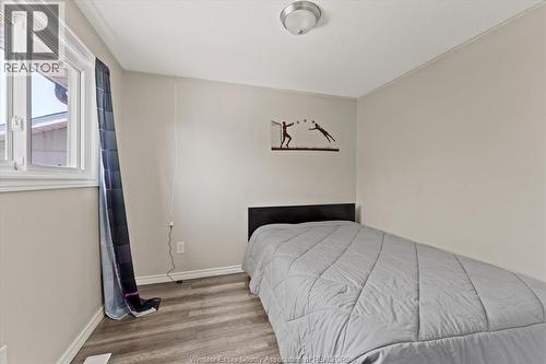 8020 Molnar, Windsor, ON - Indoor Photo Showing Bedroom