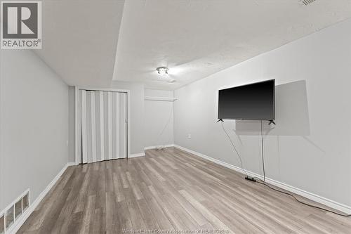 8020 Molnar, Windsor, ON - Indoor Photo Showing Other Room