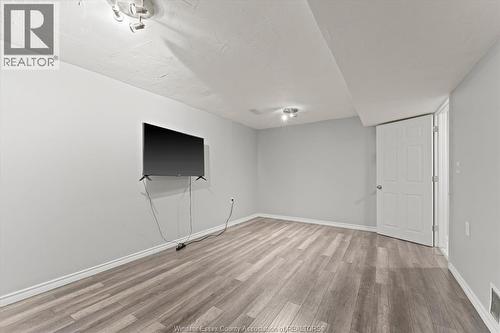 8020 Molnar, Windsor, ON - Indoor Photo Showing Other Room