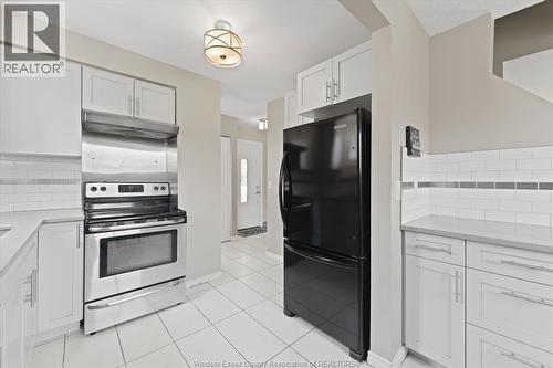 8020 Molnar, Windsor, ON - Indoor Photo Showing Kitchen