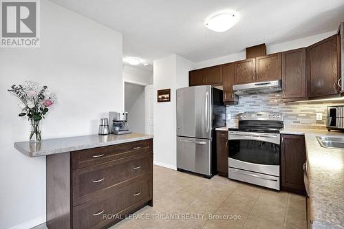 Kitchen - 41 - 2145 North Routledge Park, London North (North E), ON - Indoor Photo Showing Kitchen With Double Sink
